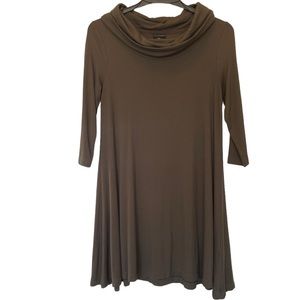 Mercer & Madison Quarter Sleeve Swing Dress with Cowl Neck in Army Green Size S